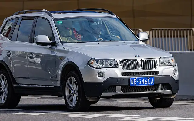 X3 E83