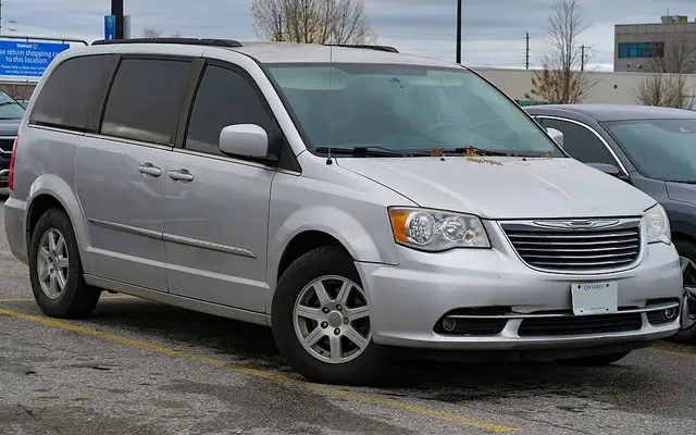 Town & Country 5th gen facelift