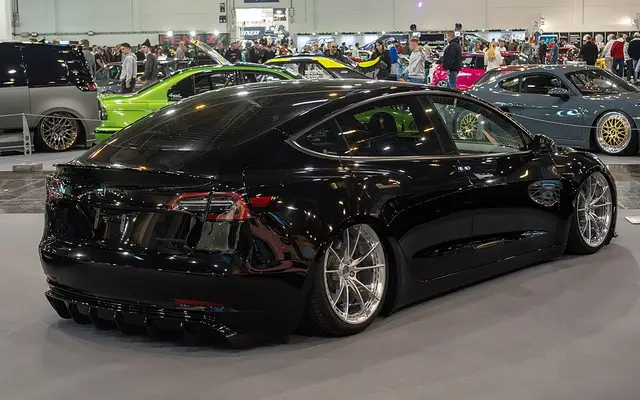 Model 3 I